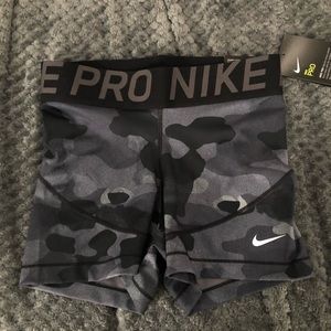 Brand new Nike pros size small